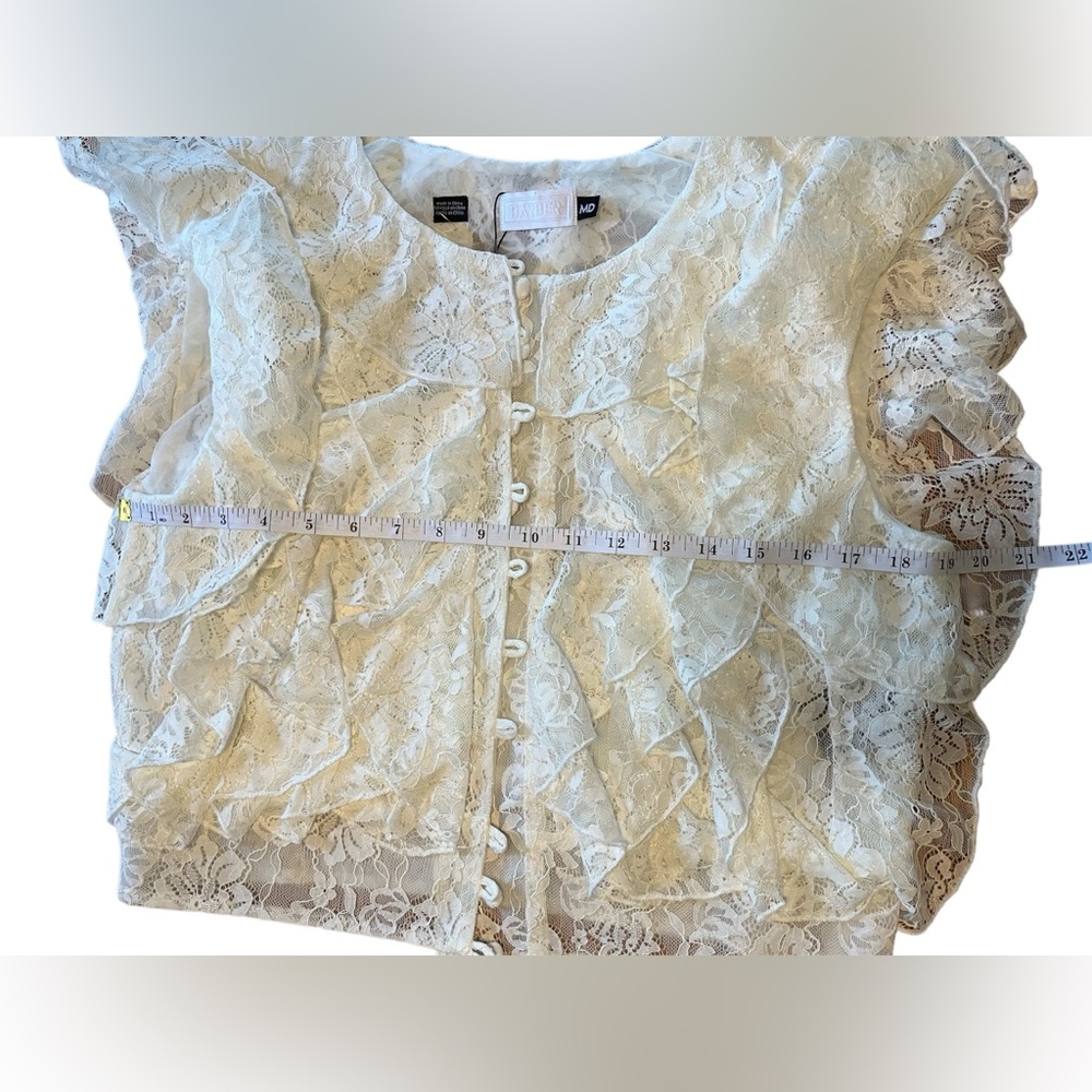 NWT BARBER BABE ON BOARD Elegant Cream Lace Ruffle Top Size Medium - Picture 13 of 14